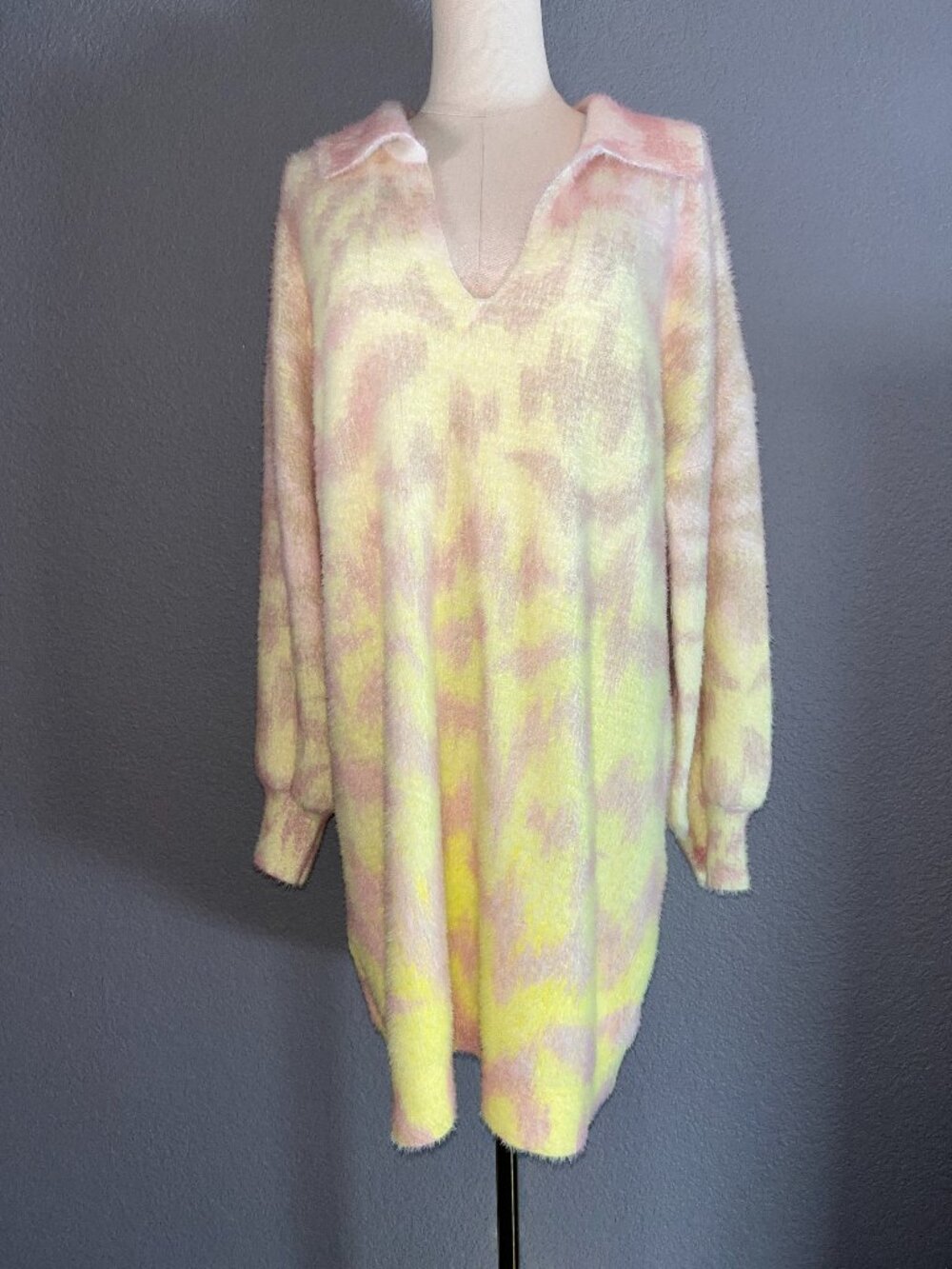 ANTHROPOLOGIE OVERSIZED FUZZY TIE-DYE V-NECK BALLOON SLEEVE SWEATER DRESS  - XL